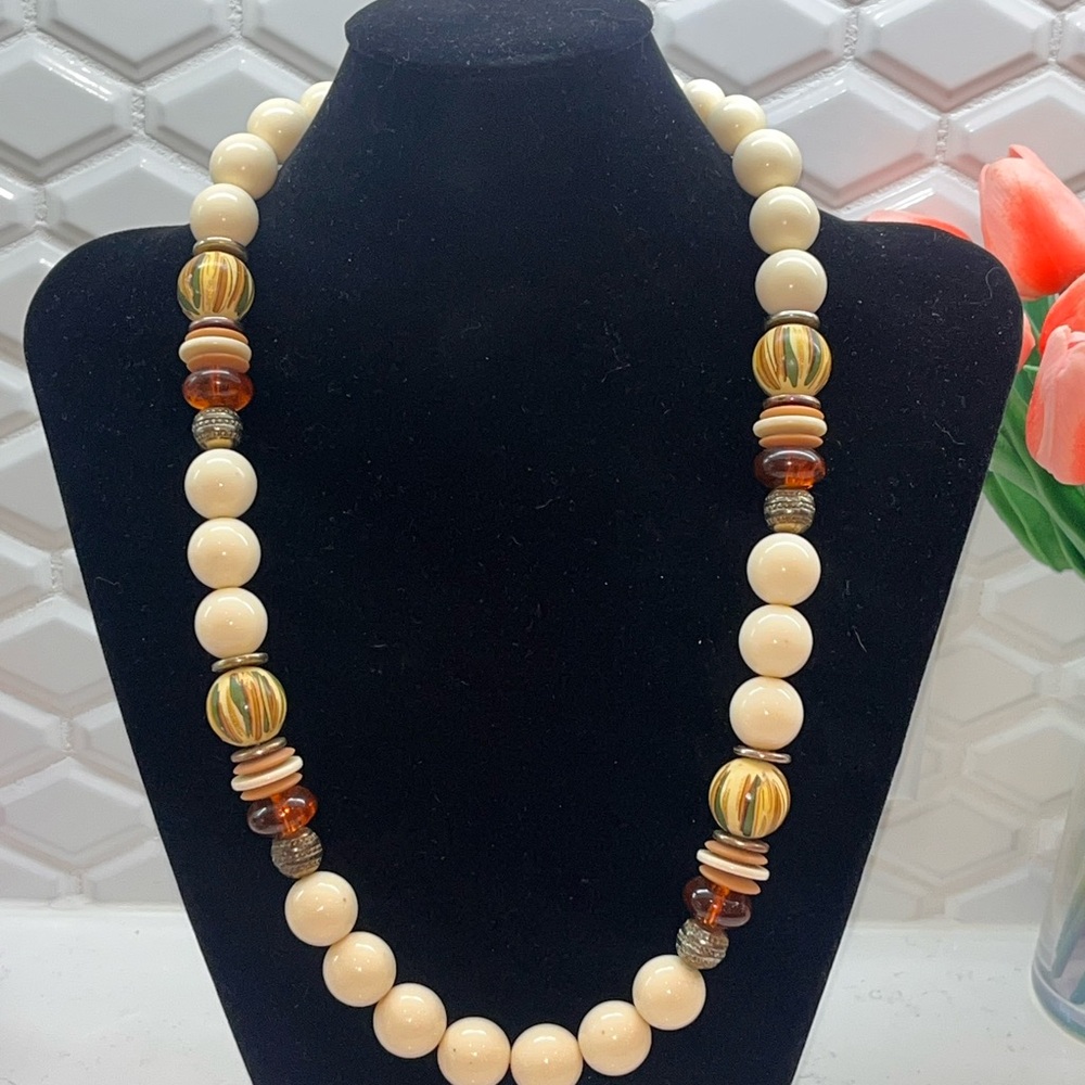 Elegant Cream and Brown Beaded Necklace